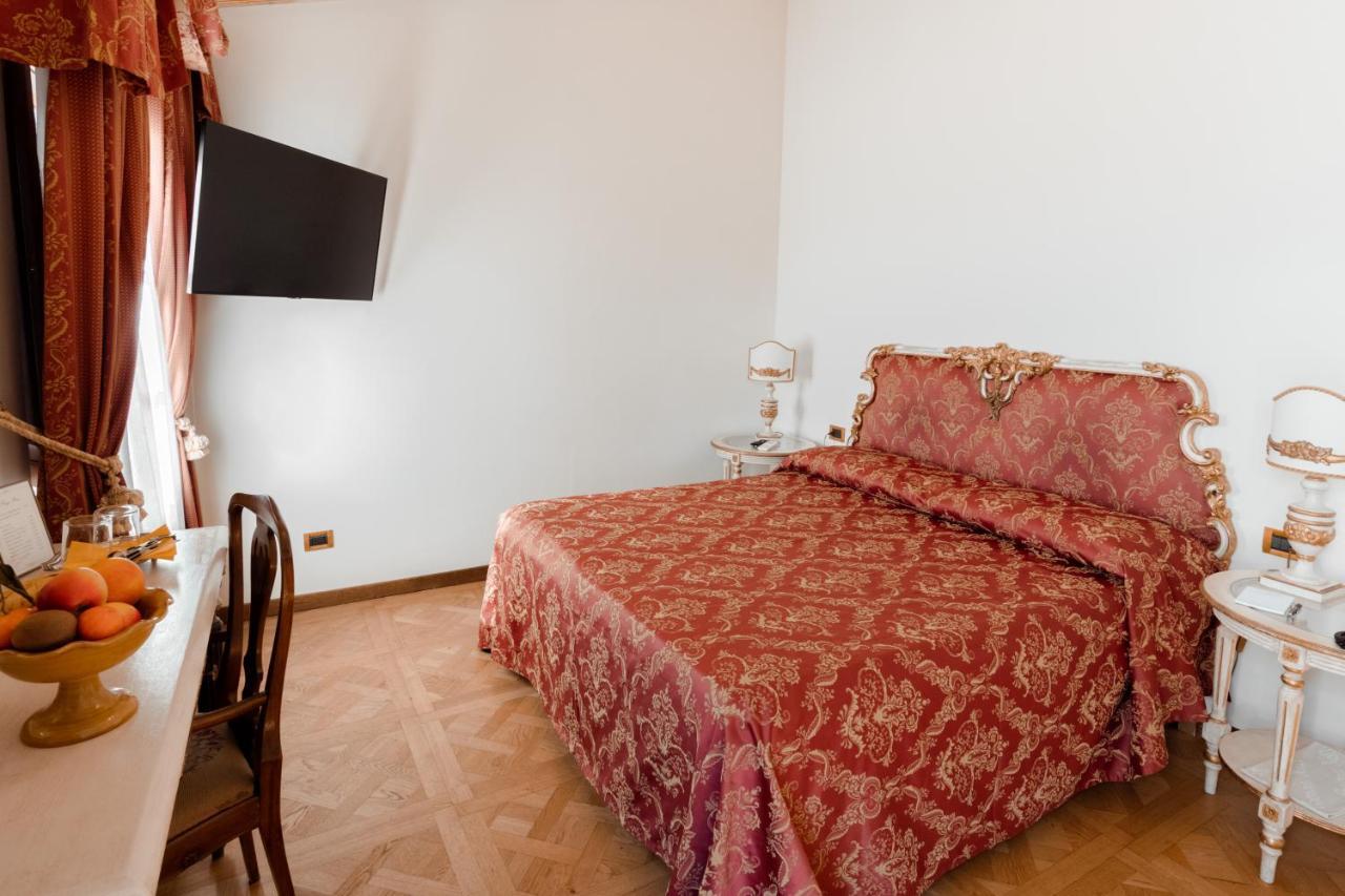 Hotel Palazzo Alexander Lucca Dış mekan fotoğraf